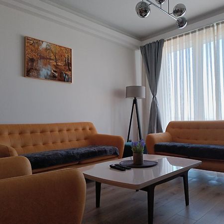 19Th & 18Th Floor Secure Apartments With Pool & Fitness & Parking Included In Price Skopje Exterior foto