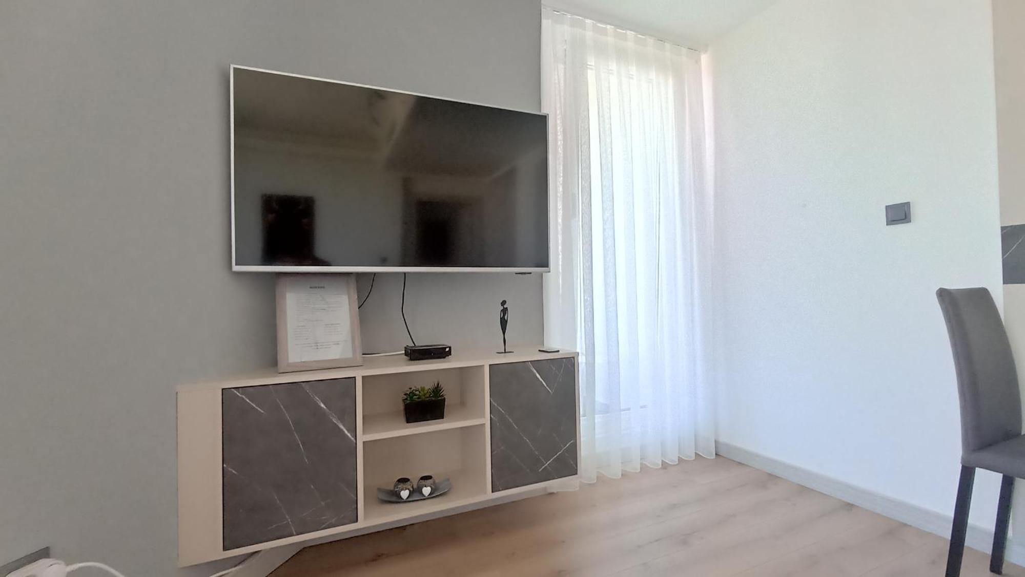 19Th & 18Th Floor Secure Apartments With Pool & Fitness & Parking Included In Price Skopje Exterior foto