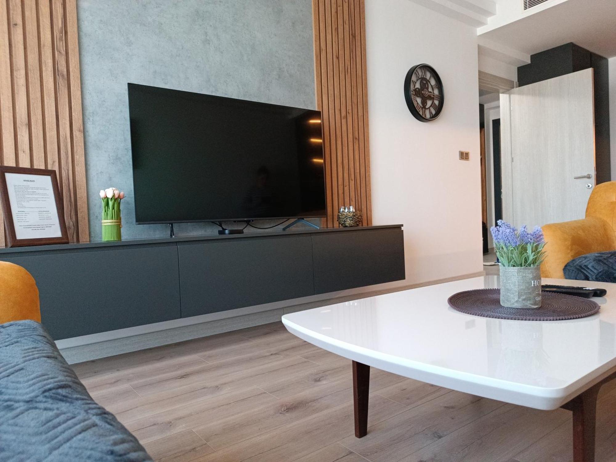 19Th & 18Th Floor Secure Apartments With Pool & Fitness & Parking Included In Price Skopje Exterior foto